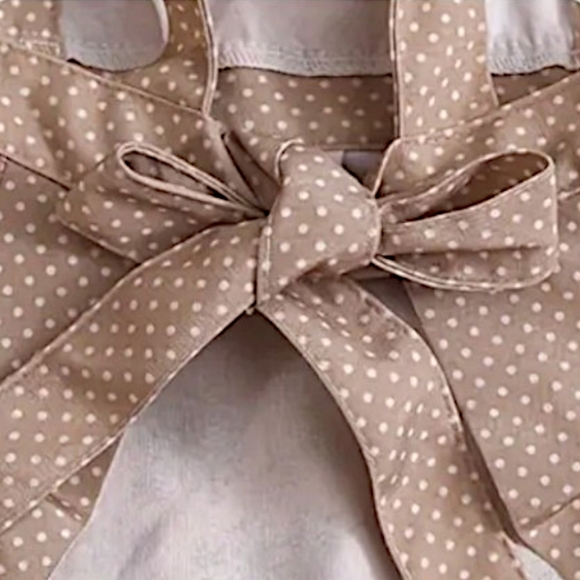 Stylish Durable Stain-Resistant 50s  Kitchen Apron - Perfect for Chefs & Servers - Picture 3 of 8